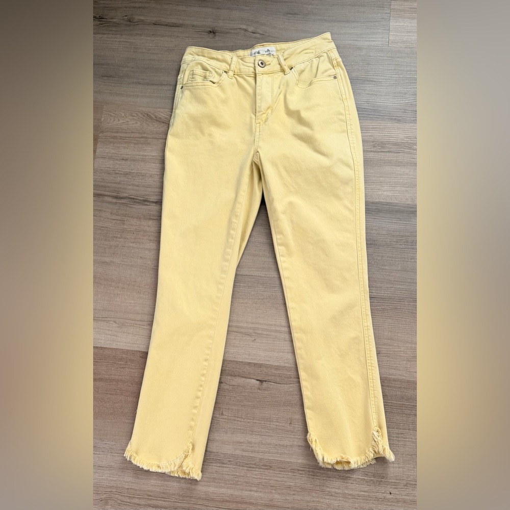 Charlie B Yellow Straight Leg Women's Jeans size 2